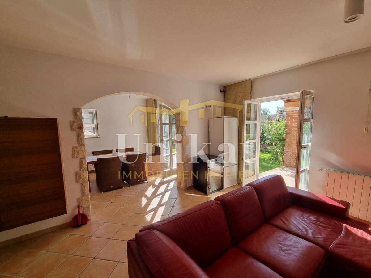 Dvojna hiša v istrskem slogu